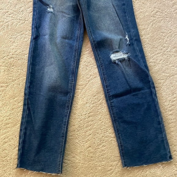 NWT Vanilla Star jeans. Raw hem and distressed medium wash 26w size 3 - Picture 3 of 7